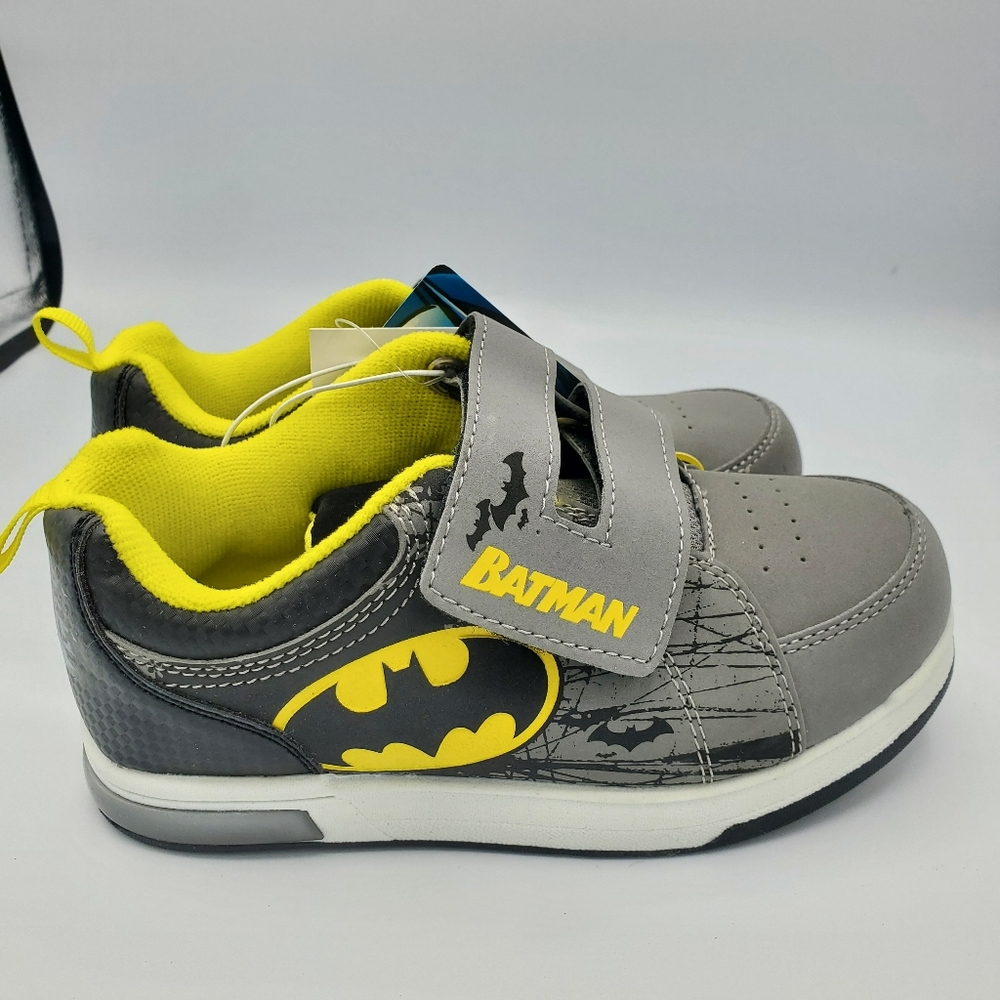 Batman Boys Black/Yellow/Silver Light Up Shoes 13 - Picture 5 of 9